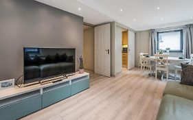 Heart Of Edinburgh'S Old Town - Modern 2 Bedroom Apartment & Lift - Old Fishmarket Close.